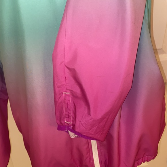 FILA size L multicolor windbreaker, in excellent like new condition - Picture 3 of 7